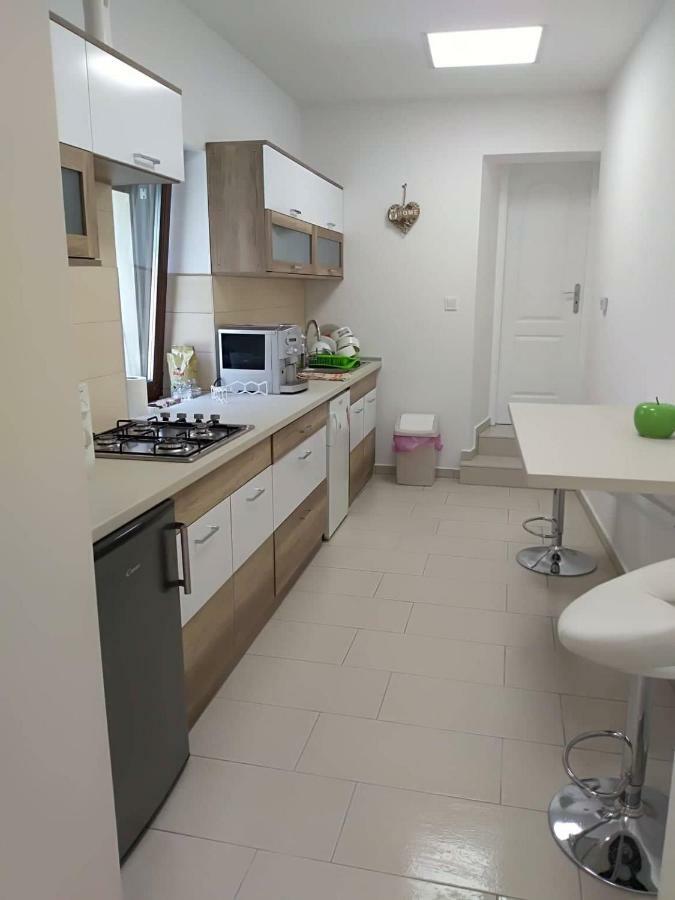Alma Vendégház Hotel Veszprém Kültér fotó